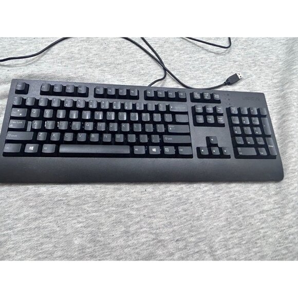 Lenovo Wired USB Keyboard  Desktop Standard QWERTY Keyboard - Picture 1 of 6